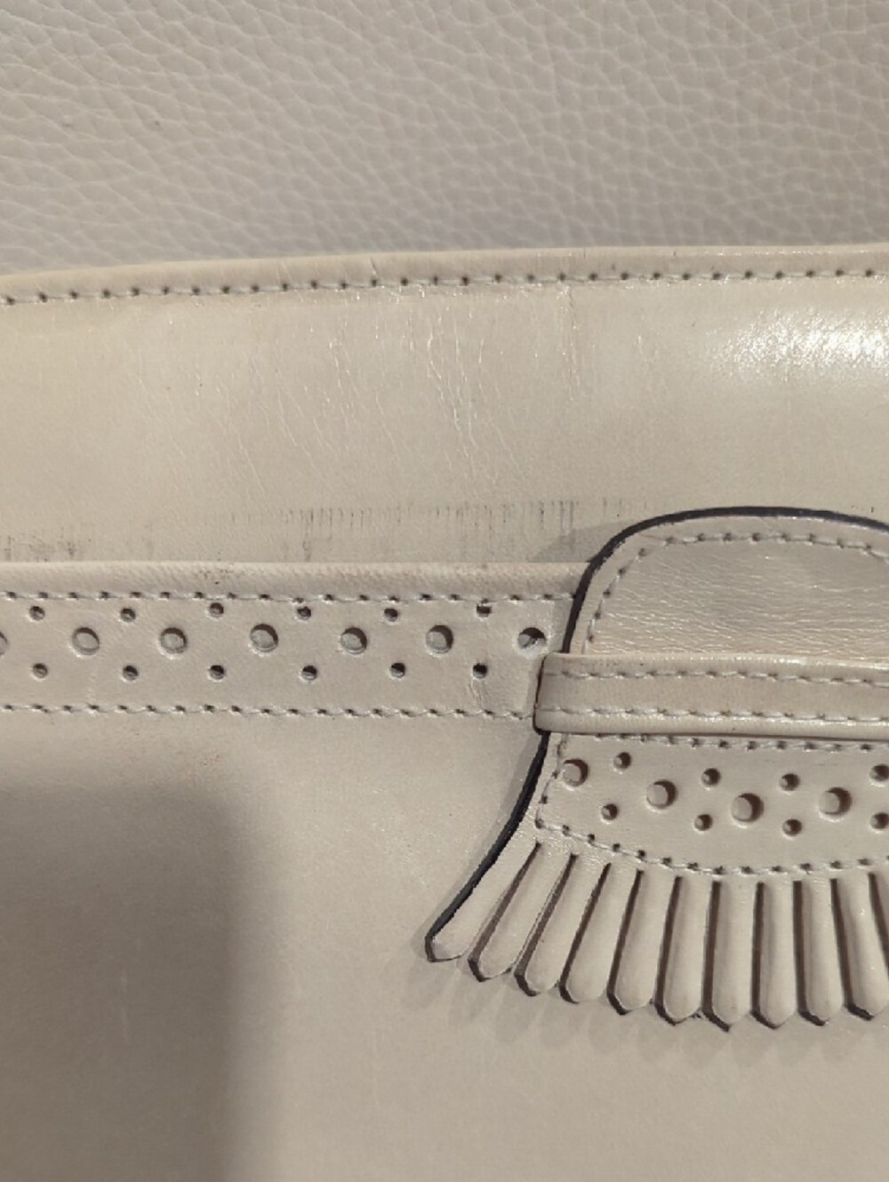 Perry Ellis Vintage Cream Leather Crossbody with Fringe Accent - Picture 2 of 9